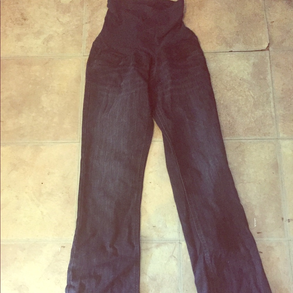 Maternity pants size small
